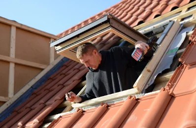 Pose de fenêtres de toit Velux à Coëtmieux